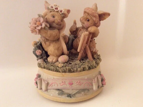 Brand New Bunny & Me 1993 Collectible Easter Bunnies Music Box - photo 2