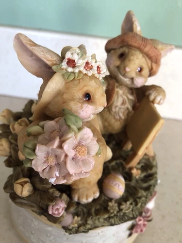 Brand New Bunny & Me 1993 Collectible Easter Bunnies Music Box - photo 3