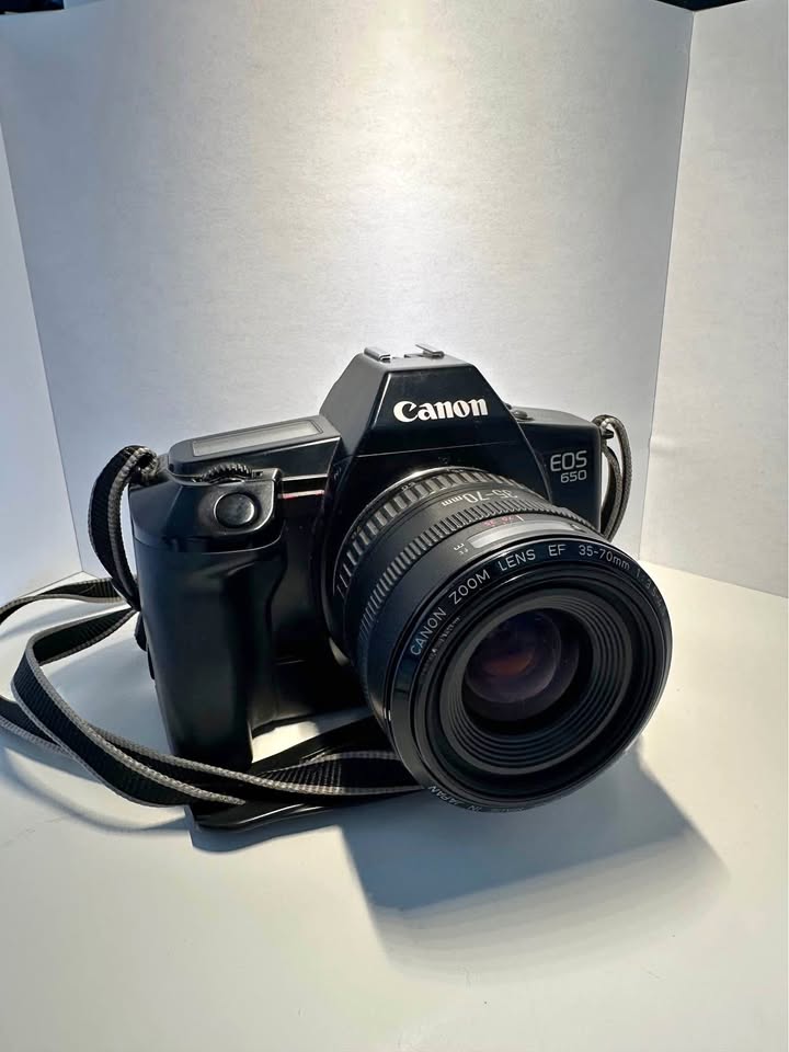Canon EOS 650 SLR