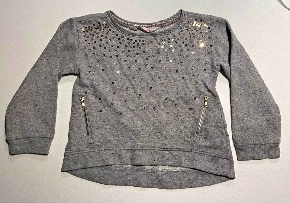 EUC: H&M Girls Sequin Sweater Size 2-4 yrs