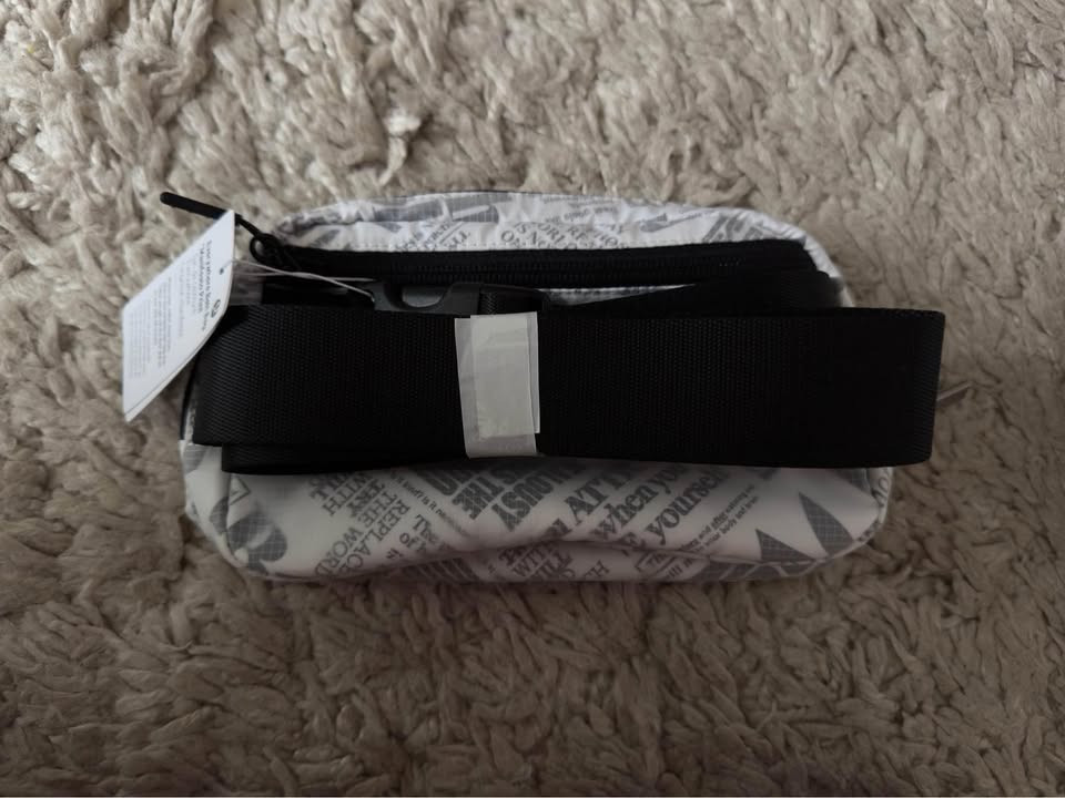Lululemon Belt Bag - photo 2