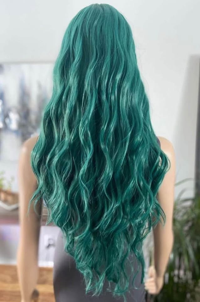 NWOT 26” Long Wavy Solid Green Synthetic Wig 2258 - photo 3