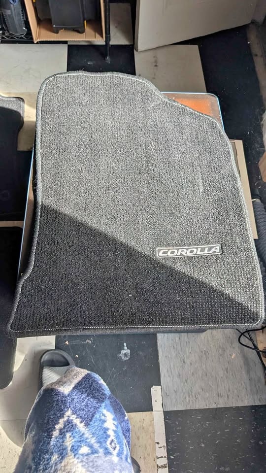 Toyota Corolla Carpet Kit (4 Pieces)