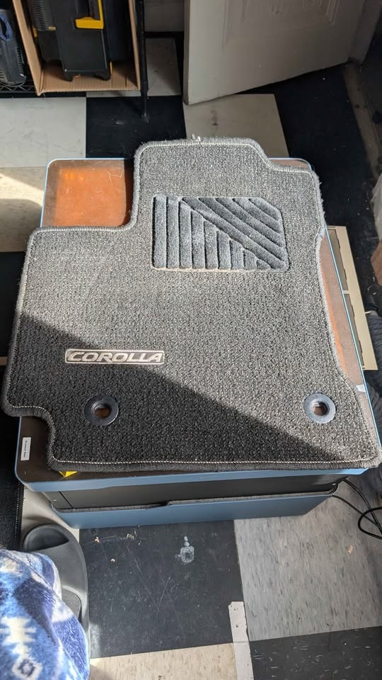 Toyota Corolla Carpet Kit (4 Pieces) - photo 2