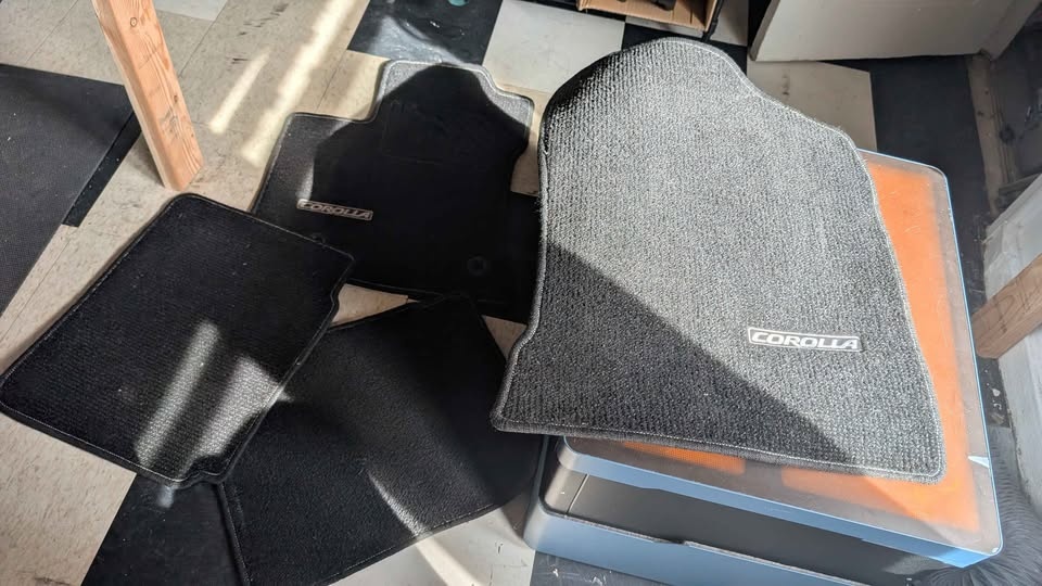 Toyota Corolla Carpet Kit (4 Pieces) - photo 4