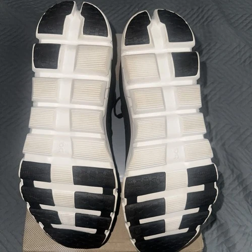On Cloud Cloudflow 4 Black/white Men's Size 10 - photo 4