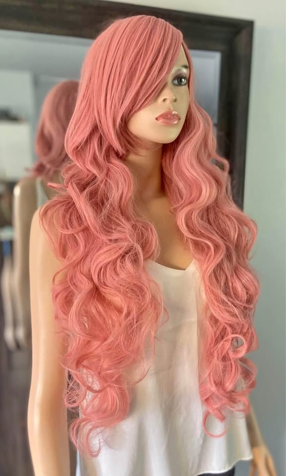 NWOT: 90cm Long Pink Curly Synthetic Cosplay Wig w Bangs 323
