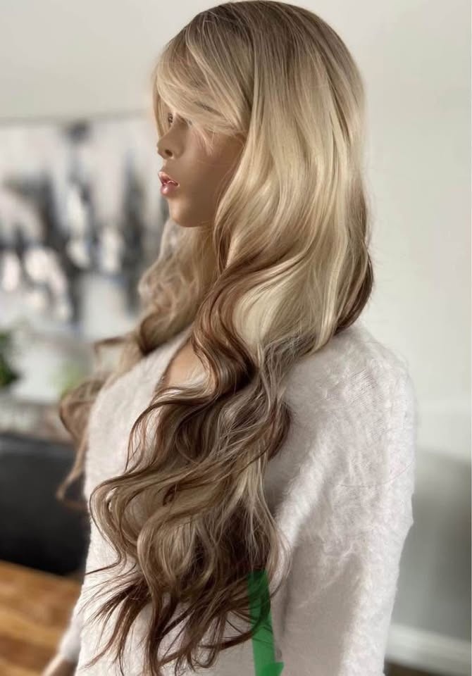NWOT 28” Long Wavy Blonde Brown Synthetic Wig w Bangs 2220 - photo 3