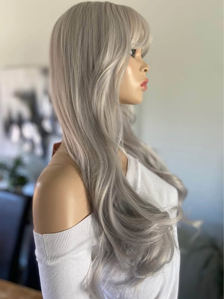 NWT: 26” Long Wavy Silver Blue Grey Synthetic Wig 2292 - photo 4