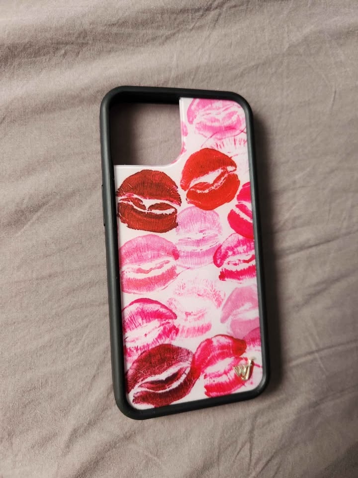 WildFlower Kensington iPhone 15 Pro Case - Brand New - photo 3