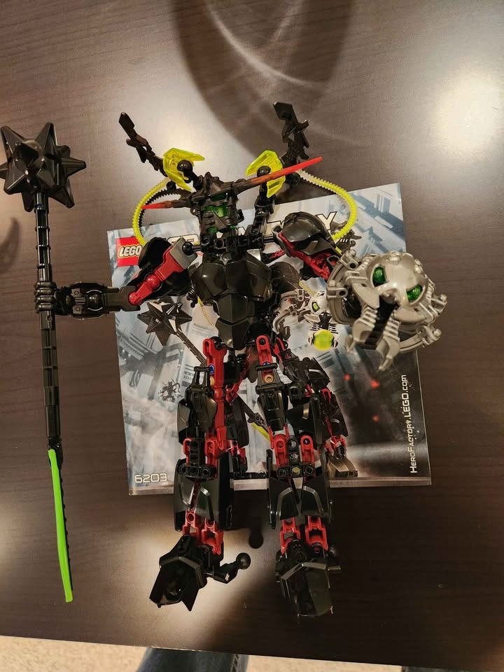 Lego Hero Factory 6203 - Used Like New! - photo 3