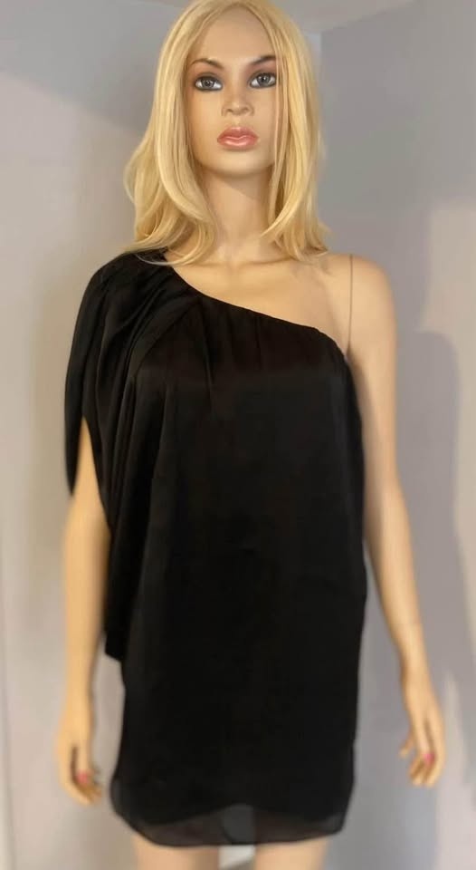 NWT: Asymmetrical Black Satin Dress by AQUA Size 4 (105) - photo 2