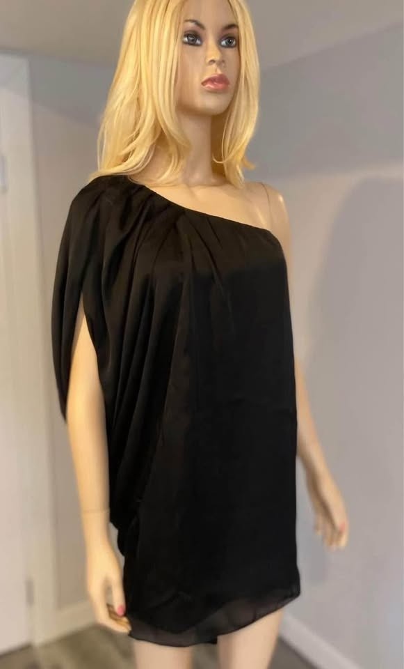 NWT: Asymmetrical Black Satin Dress by AQUA Size 4 (105) - photo 4