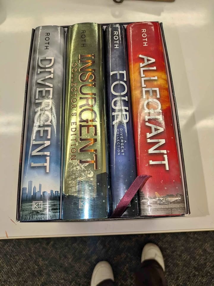 Divergent Book Series Box Set (Hardcover)