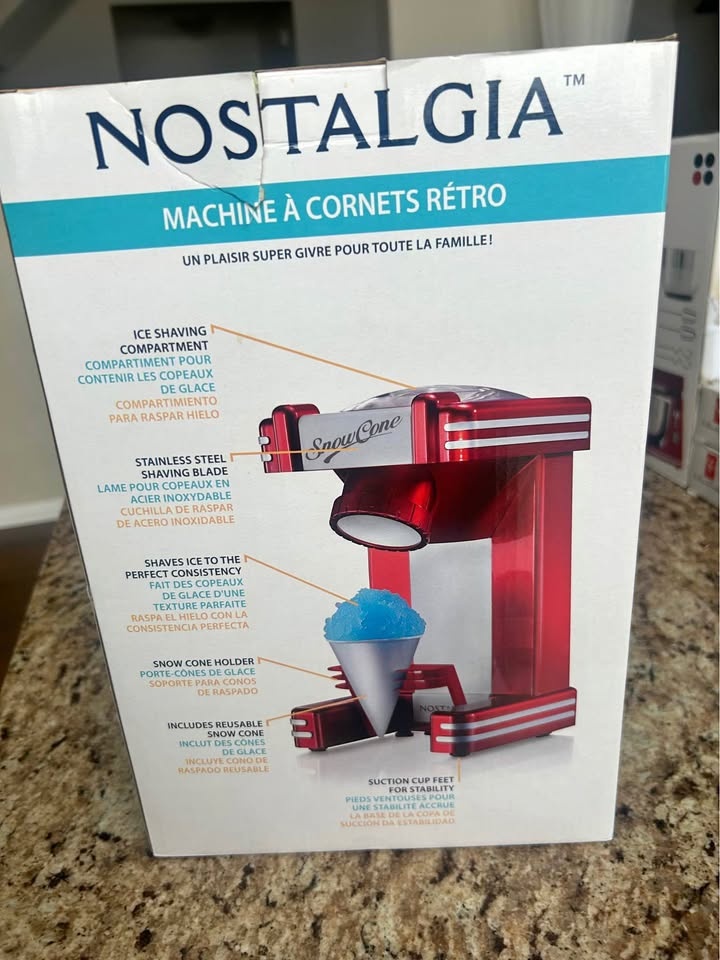 Snow cone maker