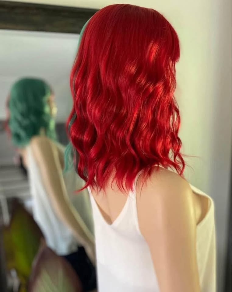 NWT: Shoulder-Length Wavy Red /Green SIA Synthetic Wig 2156 - photo 3