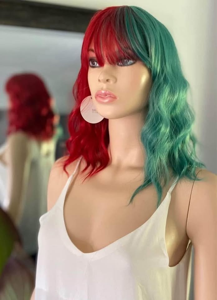 NWT: Shoulder-Length Wavy Red /Green SIA Synthetic Wig 2156 - photo 5