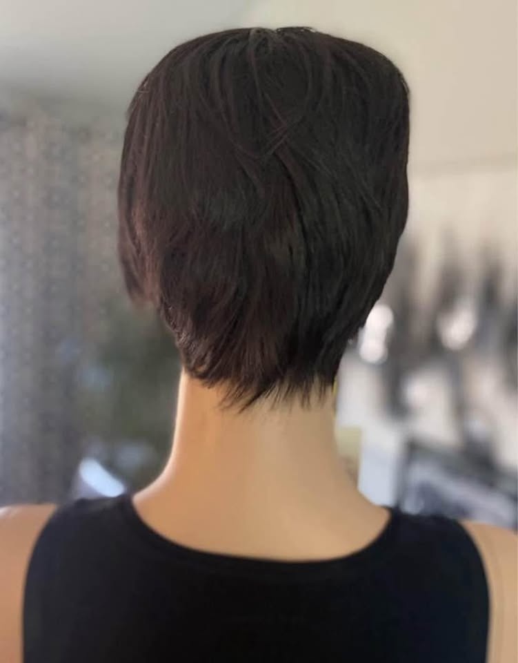 NWT: Short Layered Black Synthetic Wig (2145/6) - photo 3