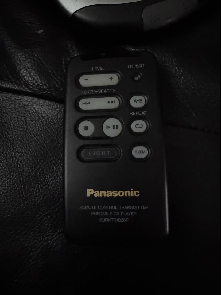 Vintage Panasonic Discman – XBS / Anti-Shock – Complete Set - photo 2