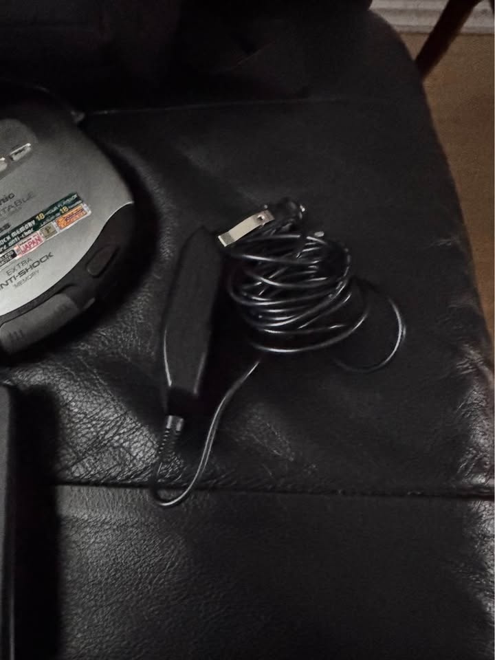 Vintage Panasonic Discman – XBS / Anti-Shock – Complete Set - photo 3