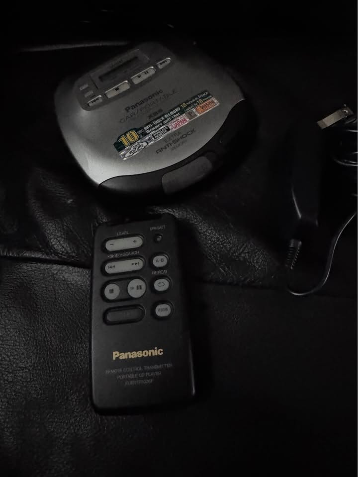 Vintage Panasonic Discman – XBS / Anti-Shock – Complete Set - photo 5