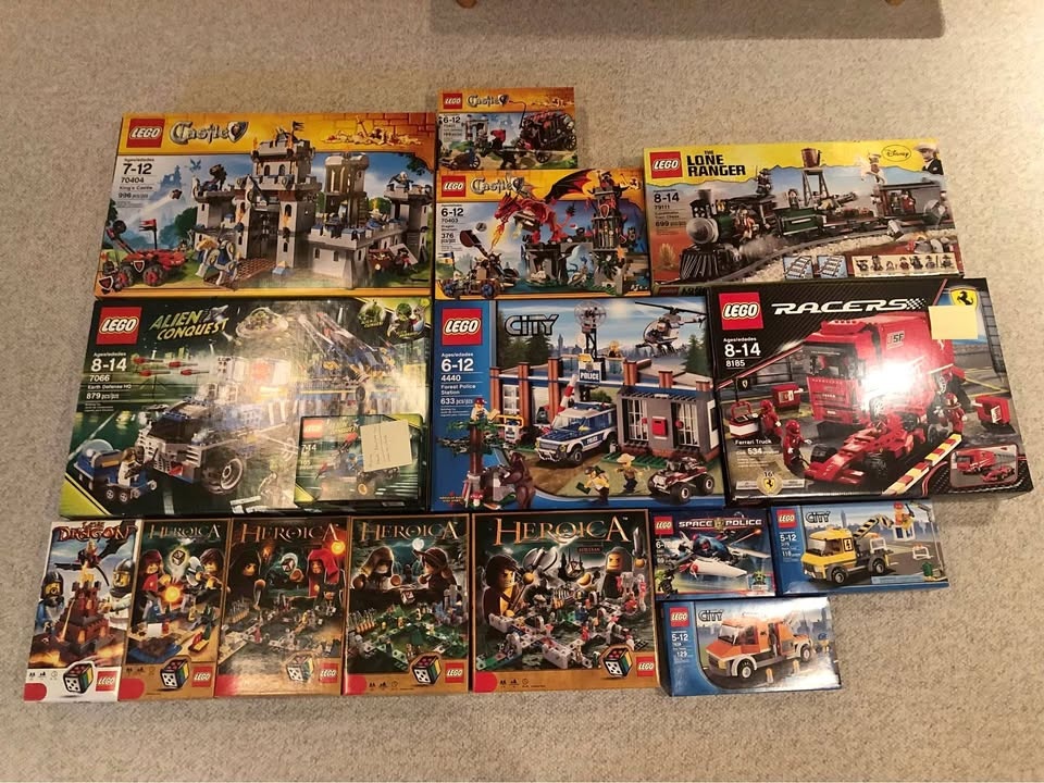Lego City, Castle, Alien Conquest, Heroica, Lone Ranger, Racers
