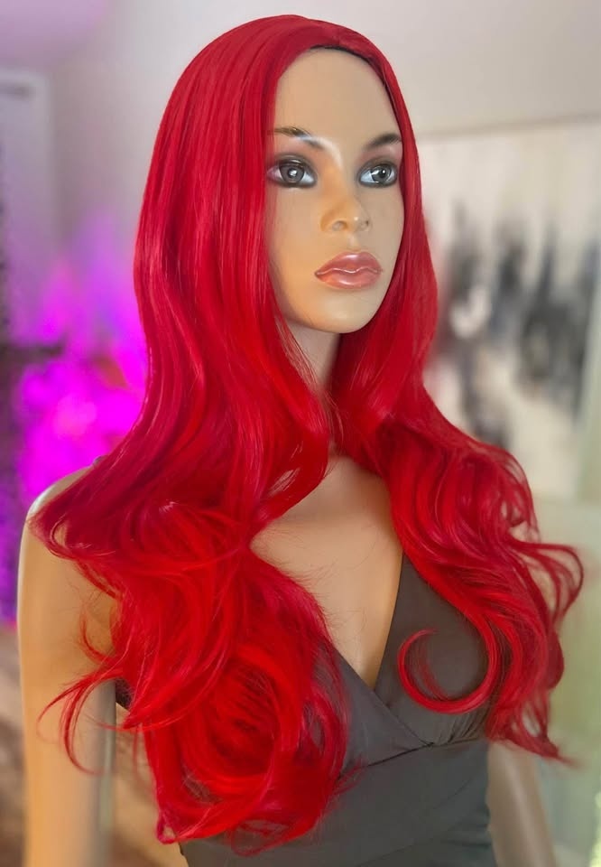 NWT: 26” Long Wavy Layered Bright Red Synthetic Wig 2263