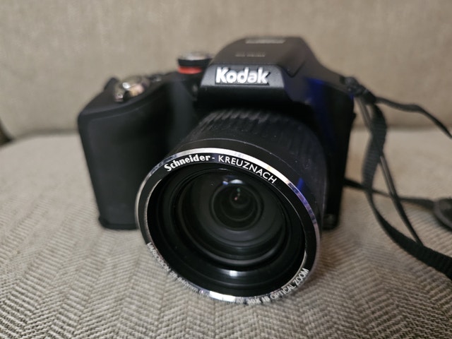 Kodak EasyShare Max Z990 Retro Zoom Camera