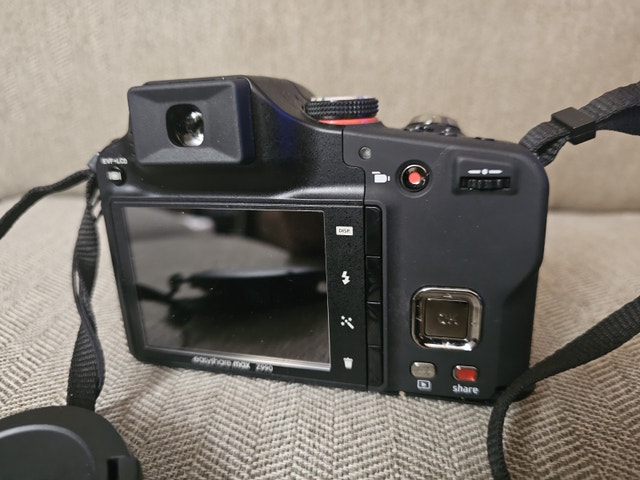 Kodak EasyShare Max Z990 Retro Zoom Camera - photo 2