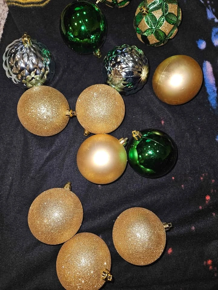 13 Shatter-Resistant Ornaments Brand New - photo 3