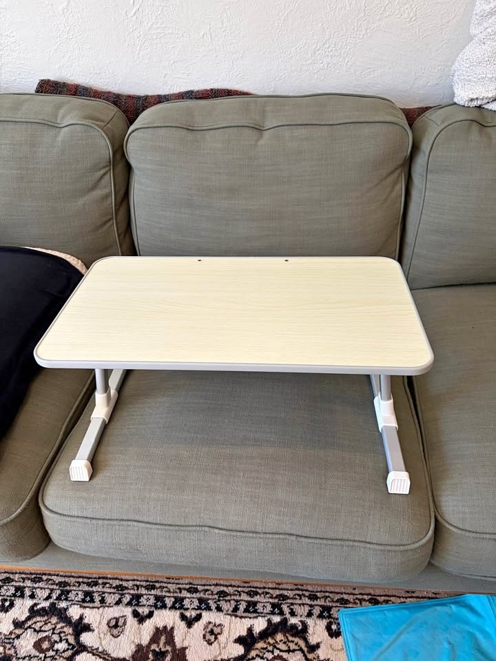 Small adjustable desk