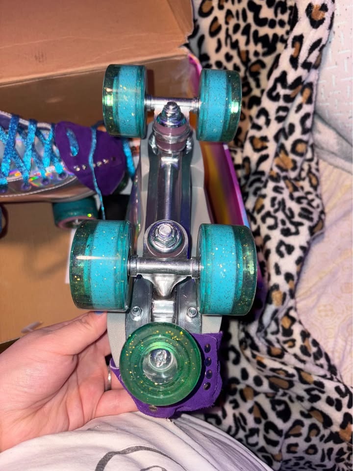 Impala Roller Skates Women's 9 (Holographic) - photo 5