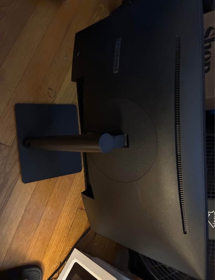 Samsung 24” LED Monitor — Excellent Condition - photo 4