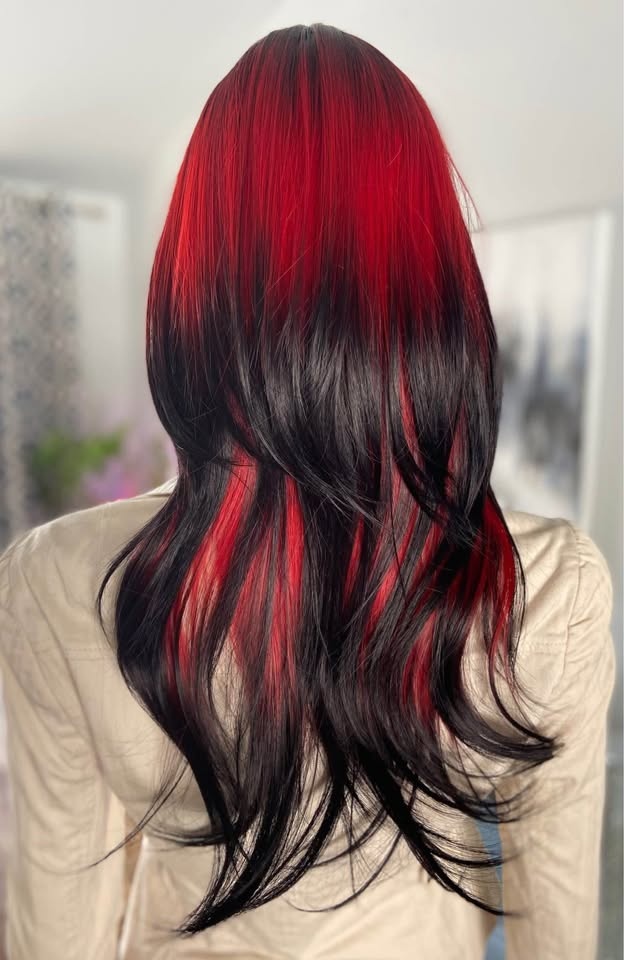 NWOT: Layered Gradient Black & Red Ombre Cosplay Wig 2230 - photo 4