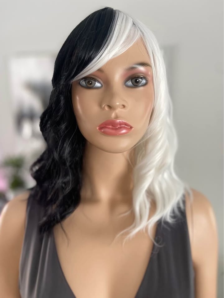 NWOT 16” Wavy Black & White Cruella DeVille Synthetic Wig 2249 - photo 2