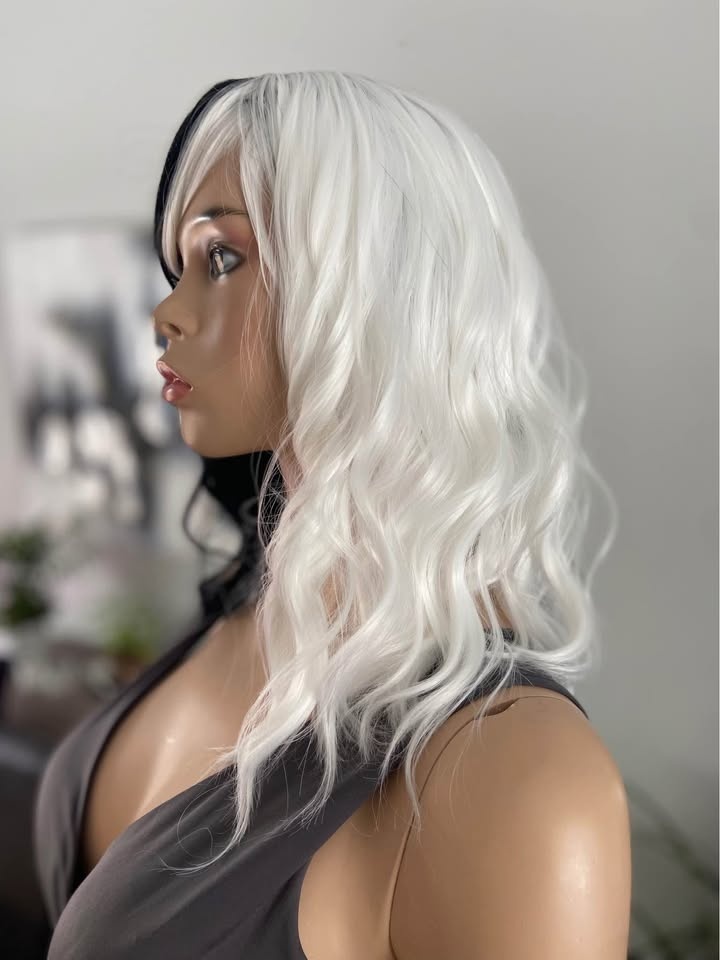 NWOT 16” Wavy Black & White Cruella DeVille Synthetic Wig 2249 - photo 4