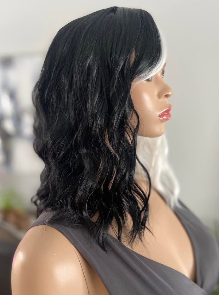 NWOT 16” Wavy Black & White Cruella DeVille Synthetic Wig 2249 - photo 5