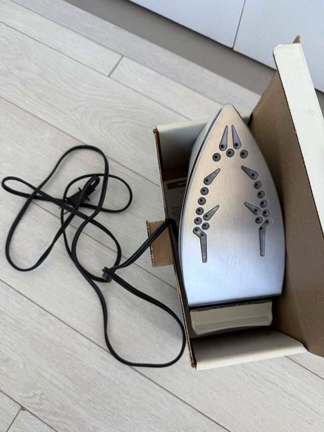 Black and Decker Quick n Easy Iron - photo 3