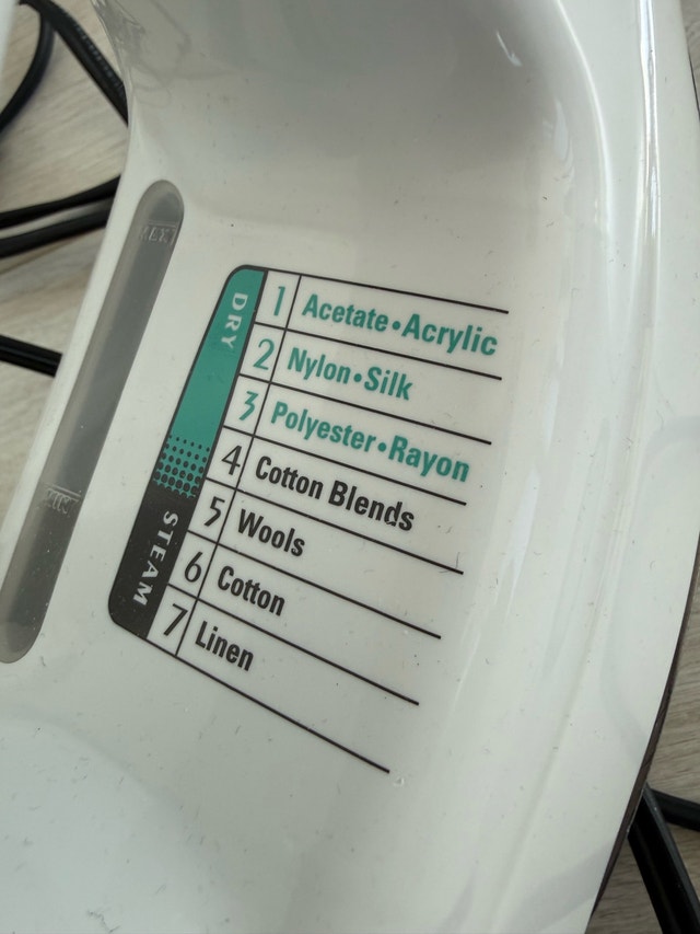 Black and Decker Quick n Easy Iron - photo 4