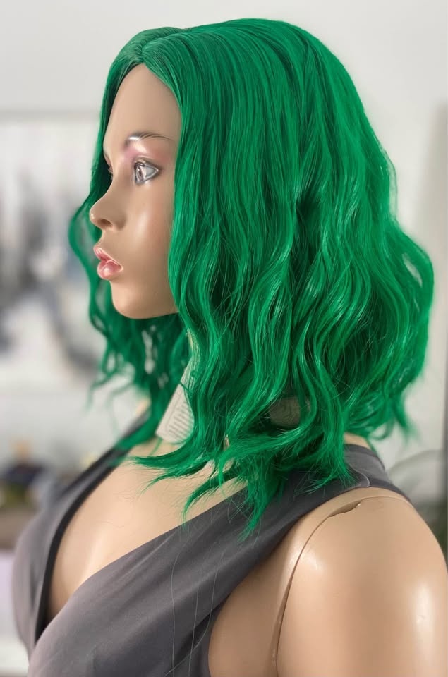 NWT: St Patrick’s Day 14” Bright Green Wavy Synthetic Wig 2255 - photo 4