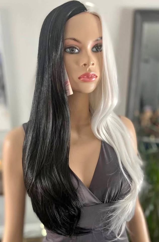 NWT 26” Black & White Cruella DeVille Synthetic Wig 2264