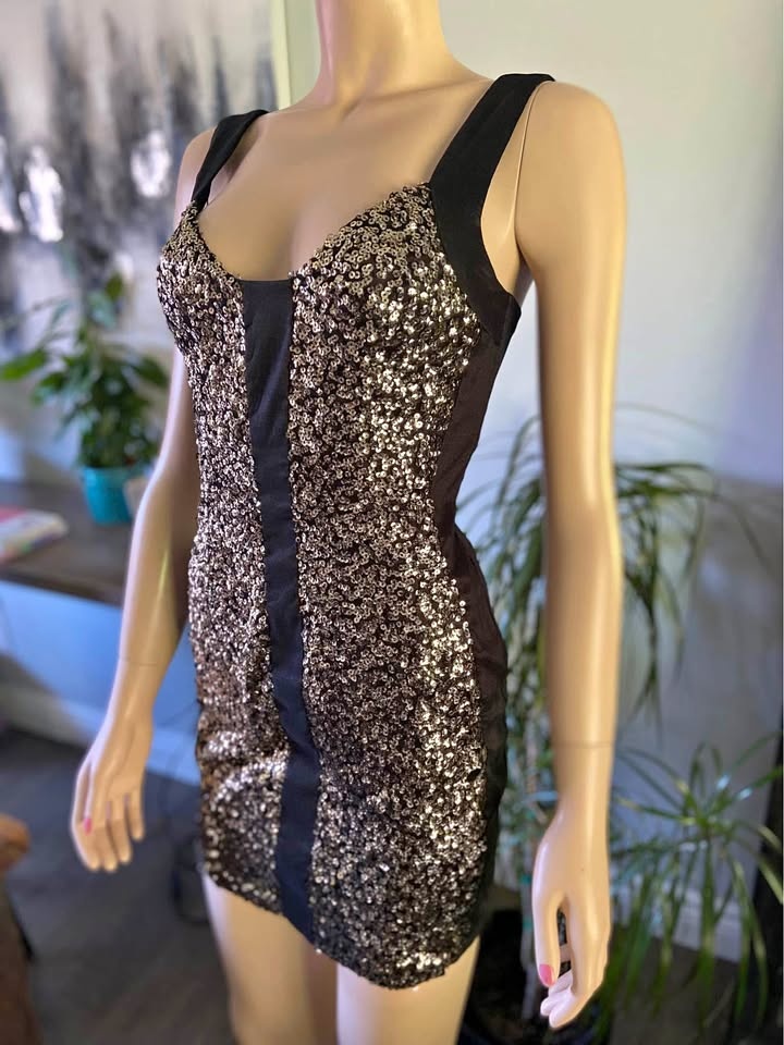 NWT Jessica McClintock Black Sequin Cocktail Dress Size 4 (104)