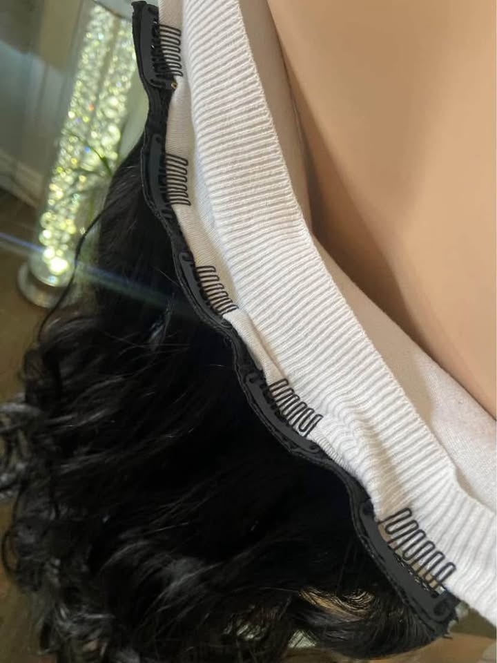 LIKE NEW: 20” Clip-In Curly Synthetic Hair Extensions Blk 335 - photo 2