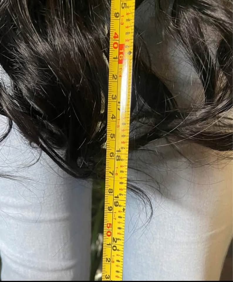 LIKE NEW: 20” Clip-In Curly Synthetic Hair Extensions Blk 335 - photo 5