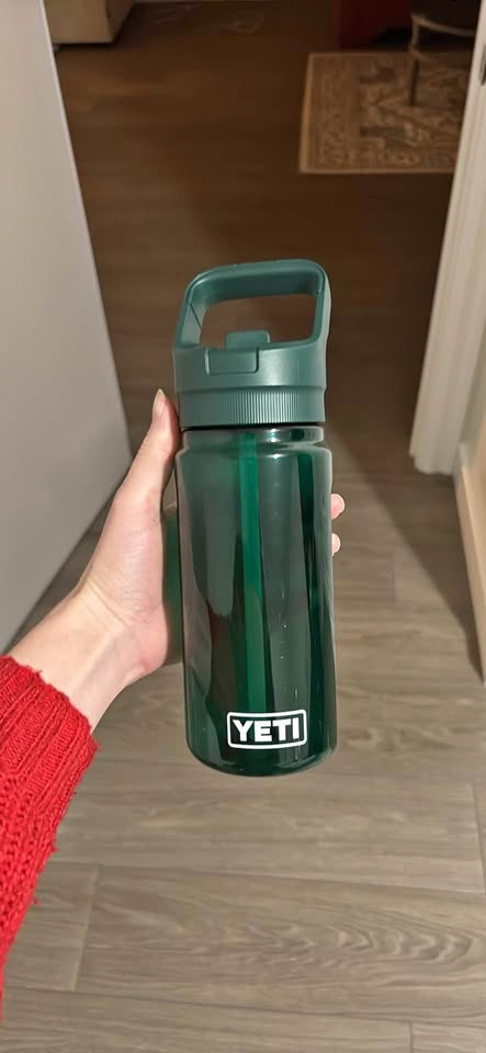 Yeti 20 oz Plastic Water Bottle