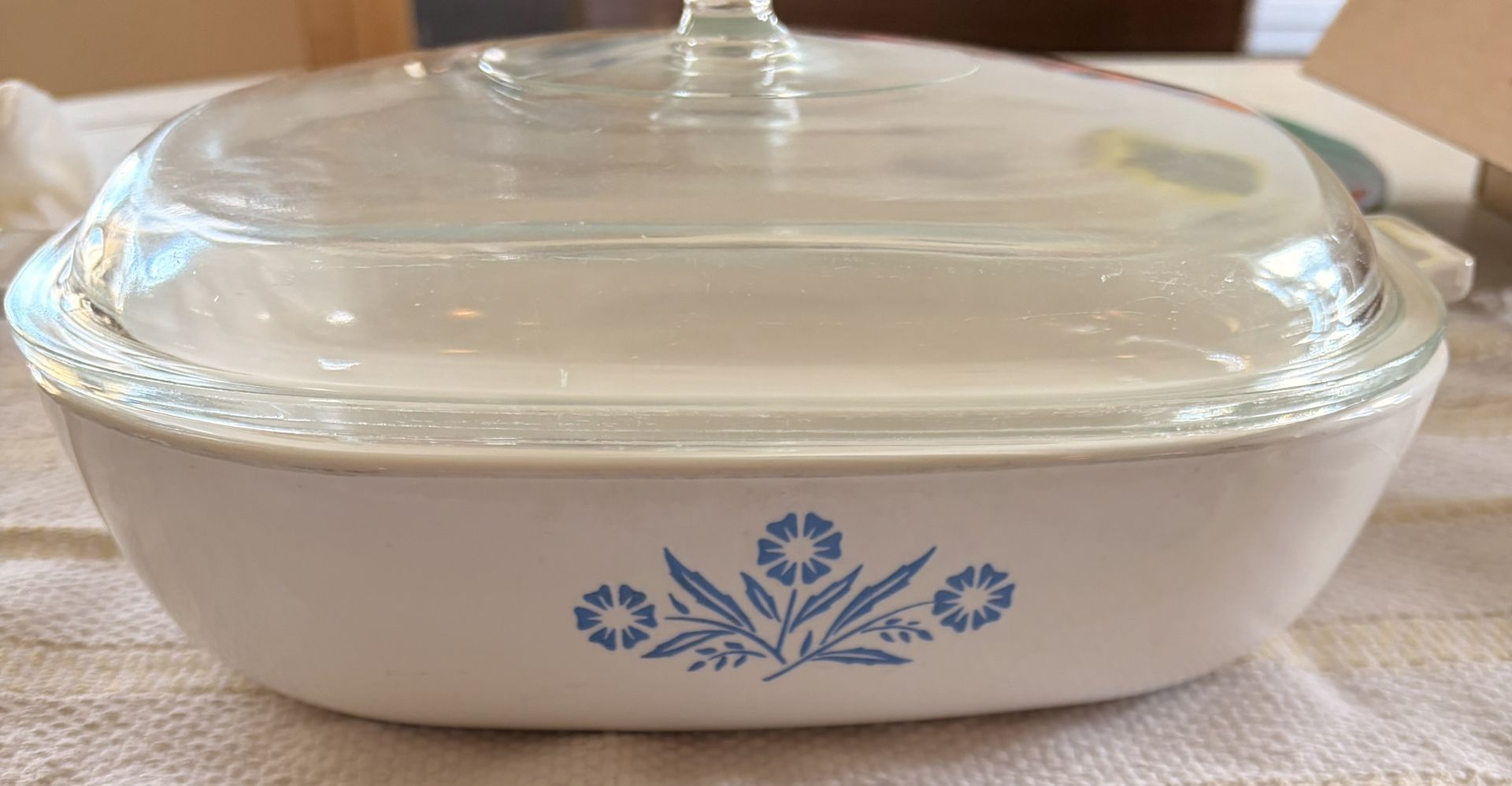 Vintage 60's Corning Ware Blue Cornflower 10" Casserole Dish w/L