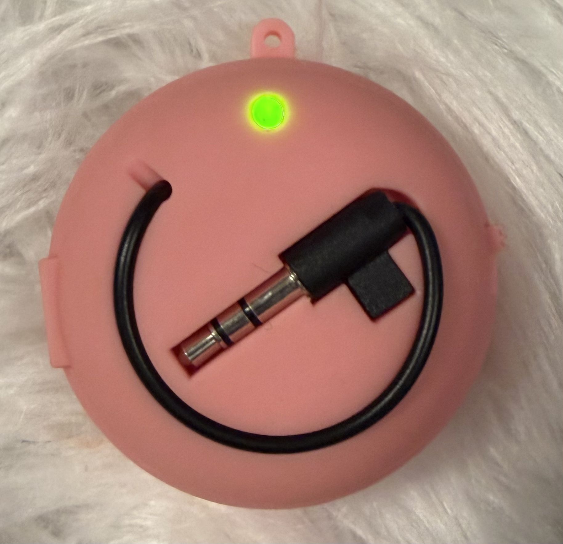NEW PINK WIRED Portable Loud Speaker w/ Built-in Battery - photo 3