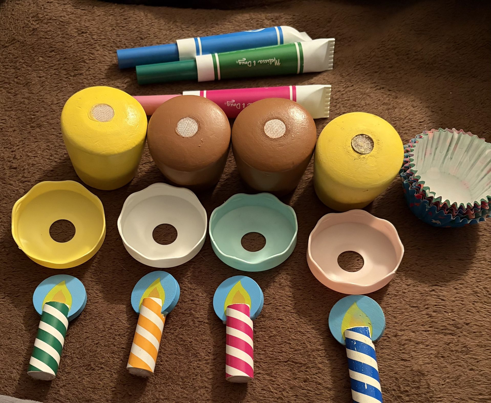 Melissa & Doug Wooden Cupcake Kit