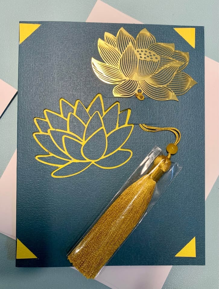 Cards with Metal Bookmarks - photo 2
