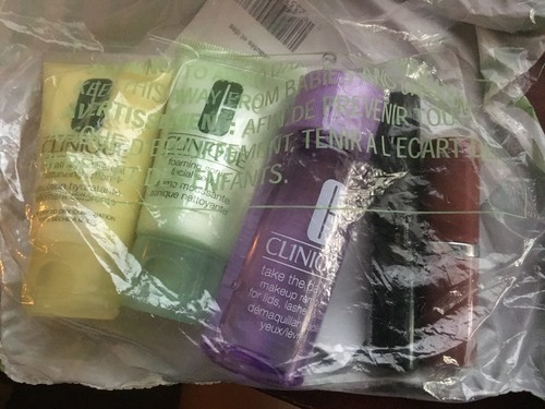 Clinique Makeup Beauty Lot of 5 with Pouch Bag - New - photo 2